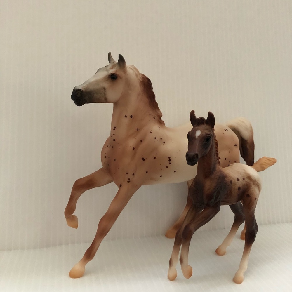 Breyer, Classic sized Mare and Foal set